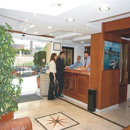 Apartamentos Mediterraneo Marbella Bagian luar foto
